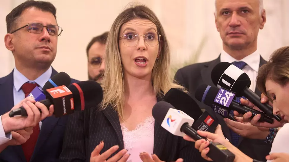 Replica dură a Dianei Buzoianu în Parlament: „Dacă țipați, nu vă crește bărbăția”