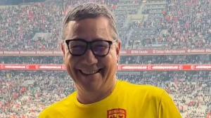 Victor Ponta, în centrul criticilor după gestul de la meciul România–Turcia: explicația care a stârnit și mai multe reacții