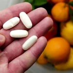 Te simți mai bine și renunți la antibiotice înainte de termen? Medicii avertizează că acest obicei poate avea consecințe serioase