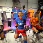 Mii de suporteri au luat cu asalt lansarea noului echipament FCSB. Magazinul din ParkLake, luat cu asediu de fani