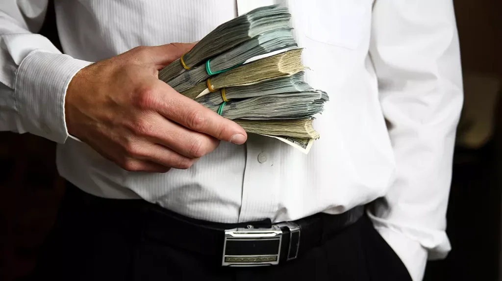 Salariile primarilor ar urma să crească treptat prin noua lege a salarizării. Edilii comunelor mici, printre cei mai avantajați