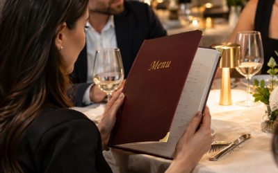 Cum alegi coperți pentru meniuri atunci când restaurantul își modifică frecvent preparatele și prețurile