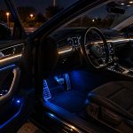 Cum combini două culori de lumini ambientale auto fără să încarci vizual interiorul