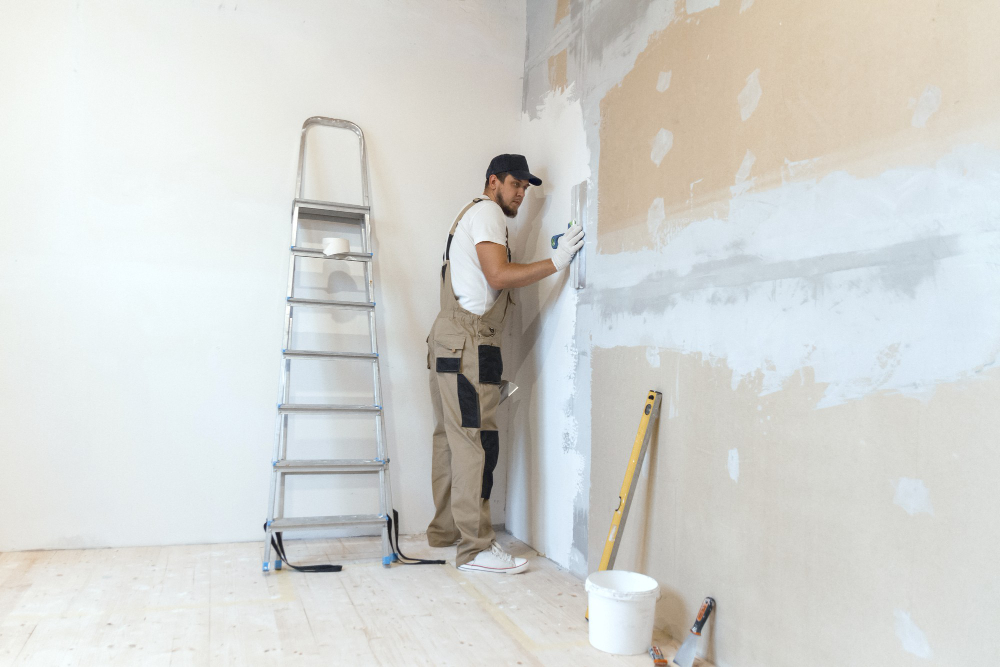 Cum găsești meseriași pentru lucrări mici atunci când firmele de renovări nu sunt interesate de proiect