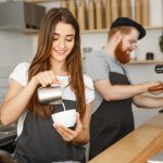 Cafea boabe pentru restaurante și cafenele: cum alegi un sortiment care mulțumește clienți diferiți